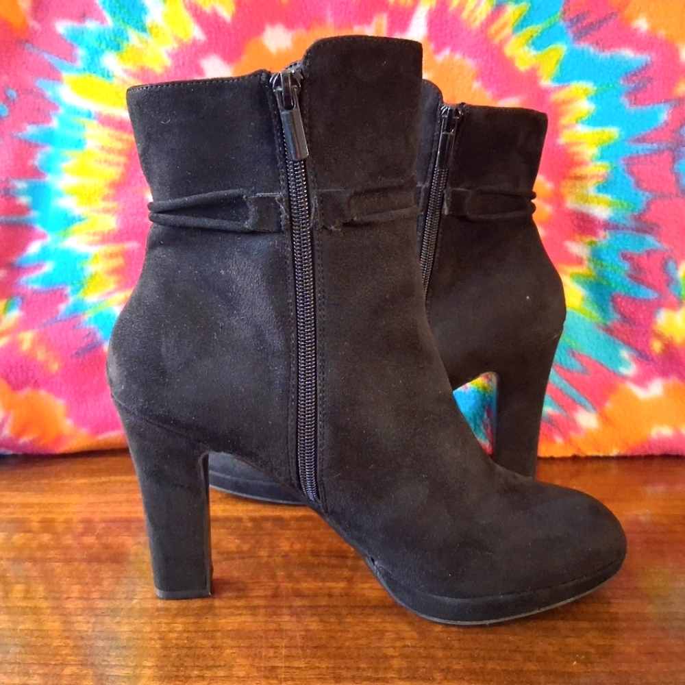 Impo Black Suede Leather Ankle Boots Side Zipper Heeled Silver Buckle Accent 10 - Picture 6 of 14
